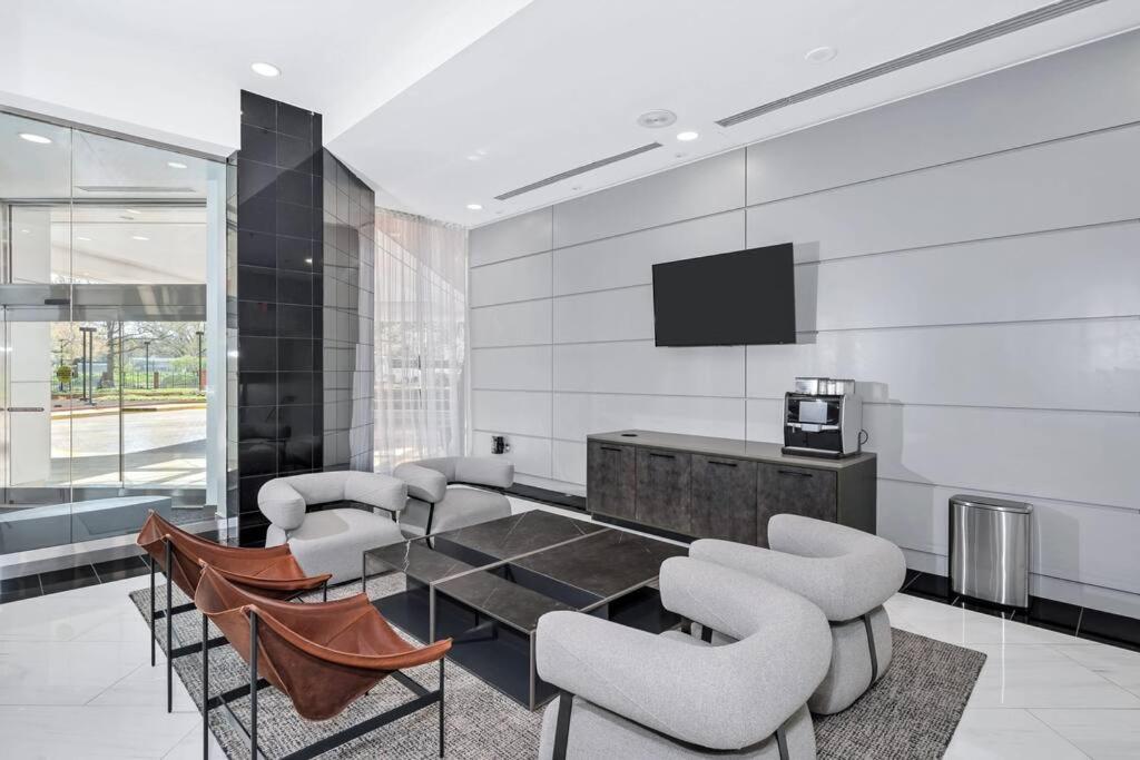 Incredible Apartment With Rooftop In Pentagon City Arlington Buitenkant foto