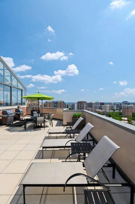 Incredible Apartment With Rooftop In Pentagon City Arlington Buitenkant foto